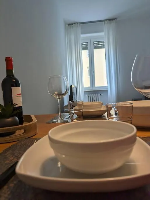 Modern And Comfortable Near The Subway Milão Apartamento